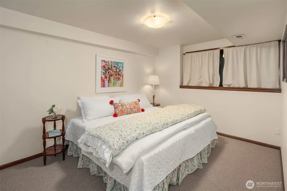 5902 172nd Place SE Bellevue, WA 98006