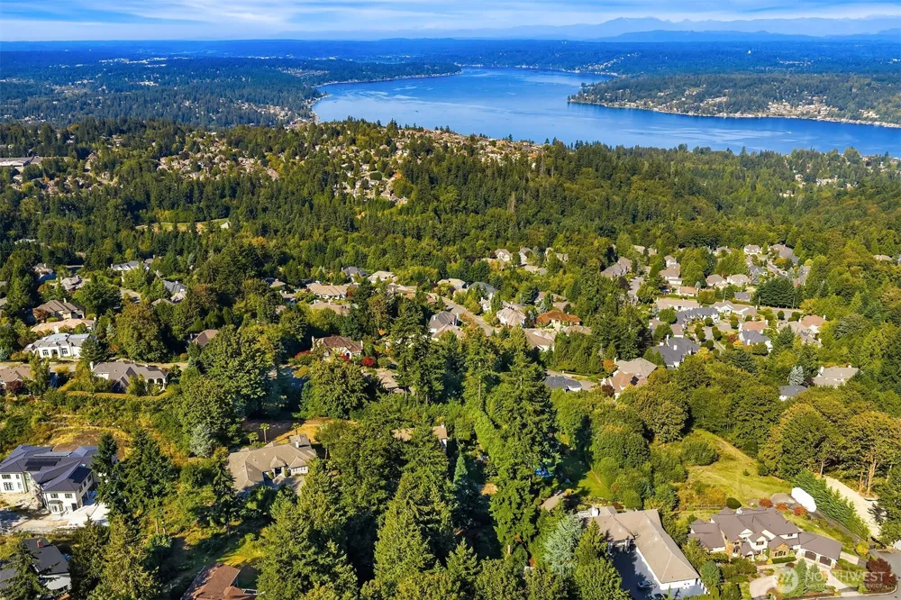 5902 172nd Place SE Bellevue, WA 98006