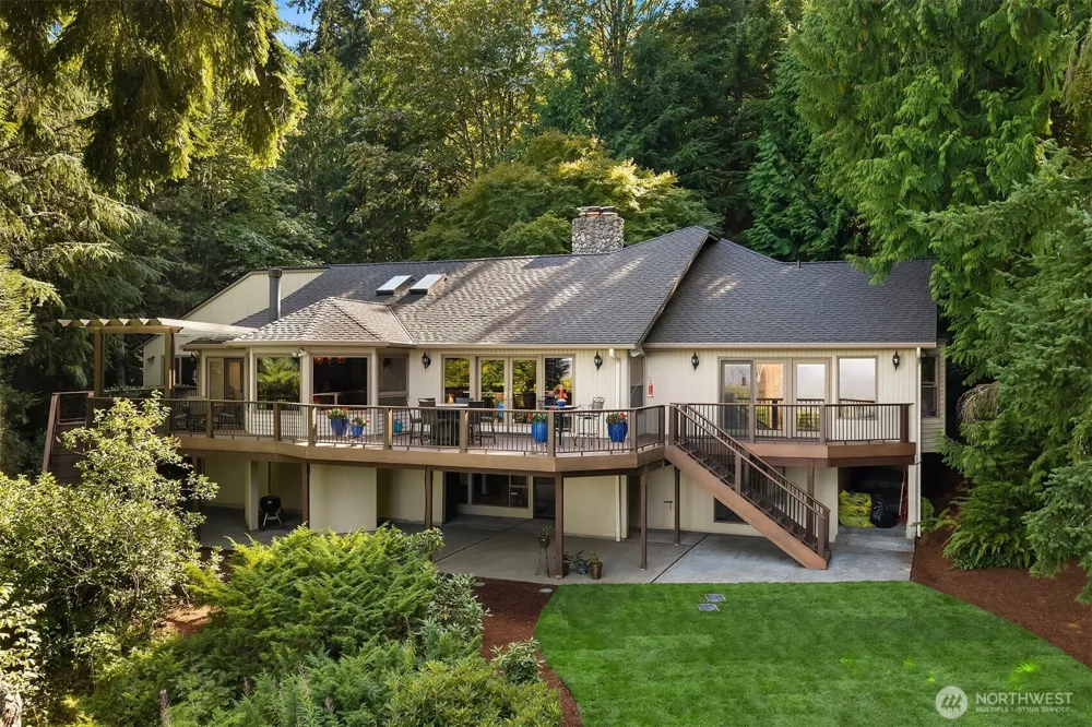5902 172nd Place SE Bellevue, WA 98006