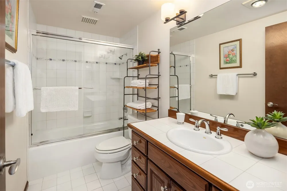 5902 172nd Place SE Bellevue, WA 98006