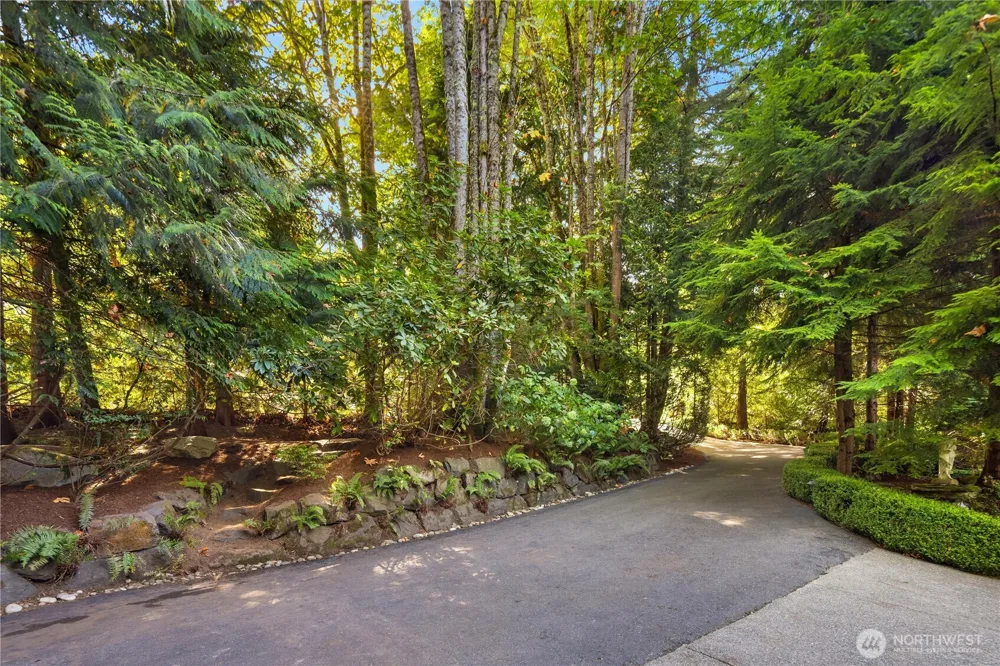 5902 172nd Place SE Bellevue, WA 98006