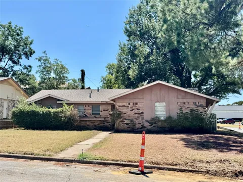 1114 Paula Drive