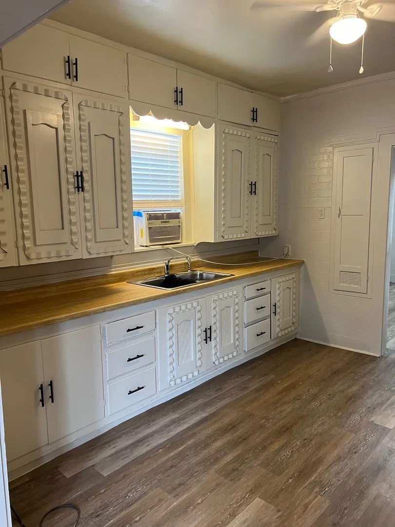 1304 James Street Sweetwater, TX 79556