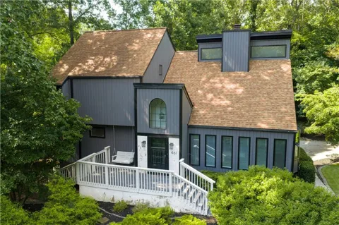 461 Lakeshore Drive