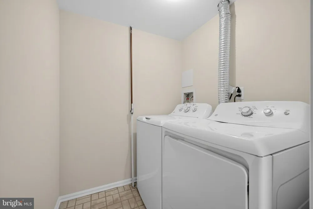 1708 VALLEY GLEN ROAD #162 Elkins Park, PA 19027