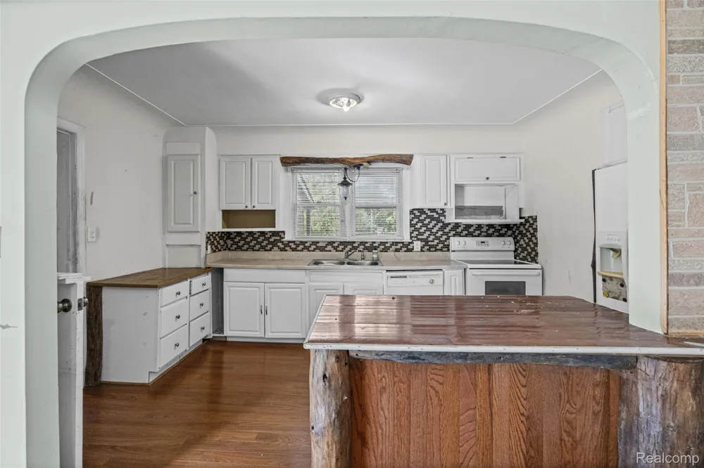 207 Park Street Gaines Township, MI 48436