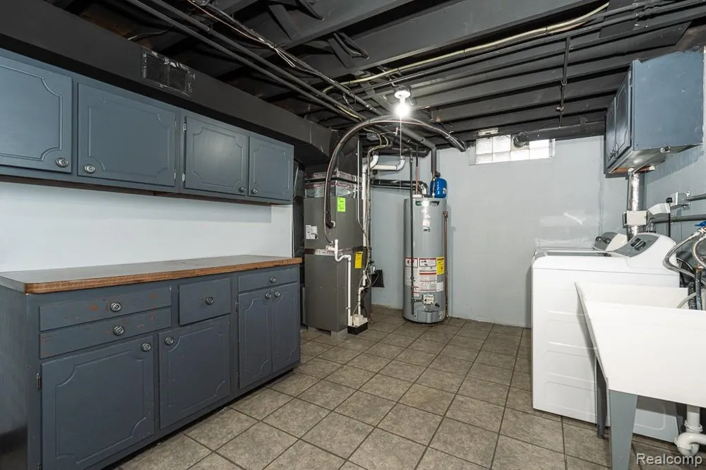 34114 Preston Drive Sterling Heights City, MI 48312