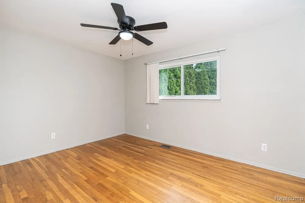34114 Preston Drive Sterling Heights City, MI 48312
