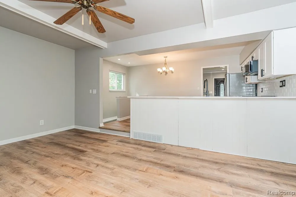 34114 Preston Drive Sterling Heights City, MI 48312