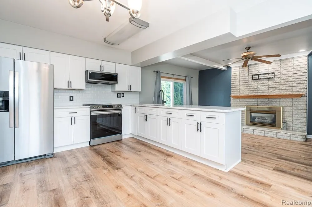 34114 Preston Drive Sterling Heights City, MI 48312