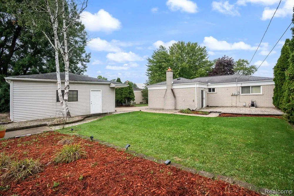 34114 Preston Drive Sterling Heights City, MI 48312
