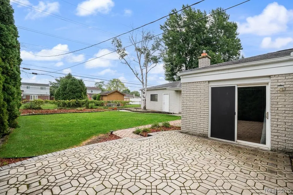 34114 Preston Drive Sterling Heights City, MI 48312