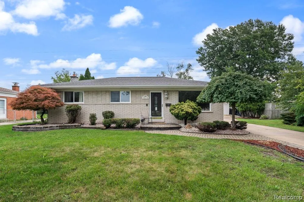 34114 Preston Drive Sterling Heights City, MI 48312