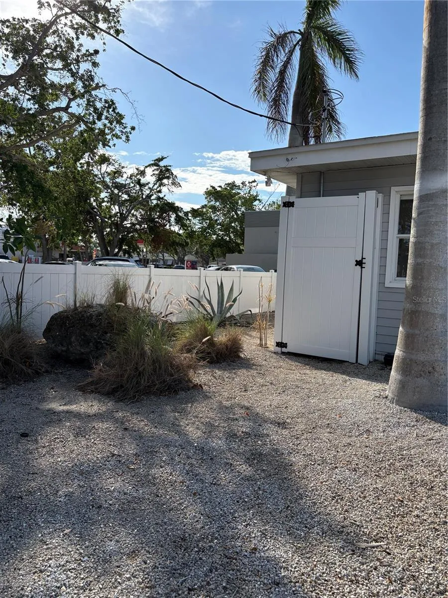 5032 CALLE MINORGA Sarasota, FL 34242