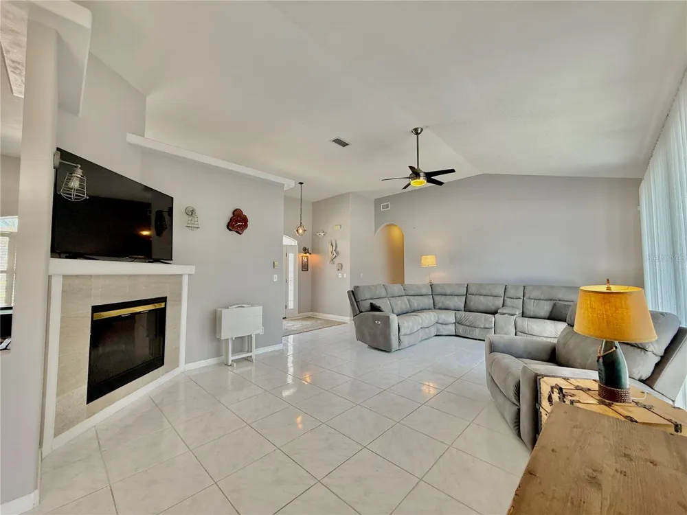 118 PENINSULA WINDS DRIVE Ormond Beach, FL 32176