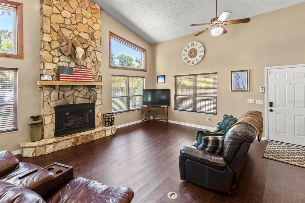 5930 ISLAND ROAD Melrose, FL 32666