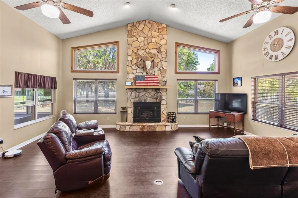 5930 ISLAND ROAD Melrose, FL 32666