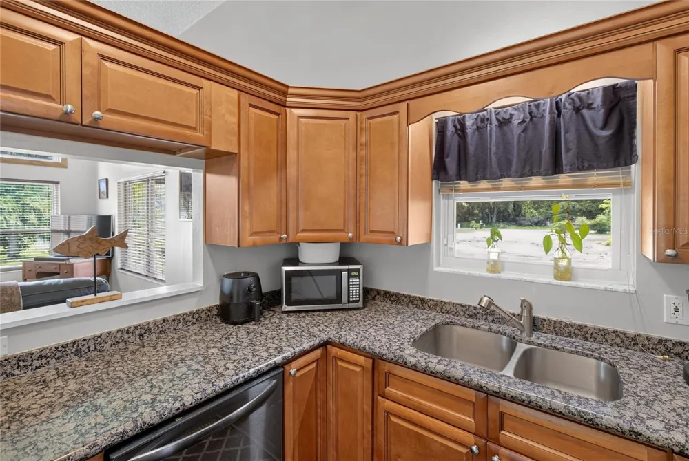 5930 ISLAND ROAD Melrose, FL 32666