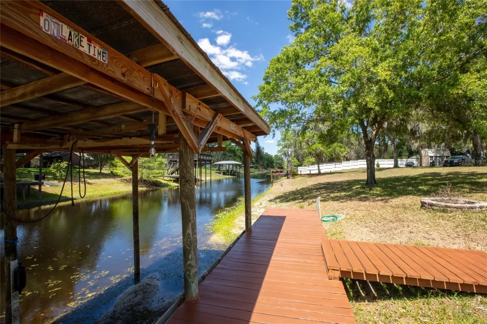 5930 ISLAND ROAD Melrose, FL 32666