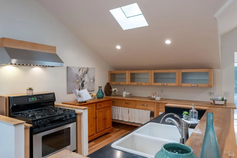 1901 Hwy 116 S Sebastopol, CA 95472