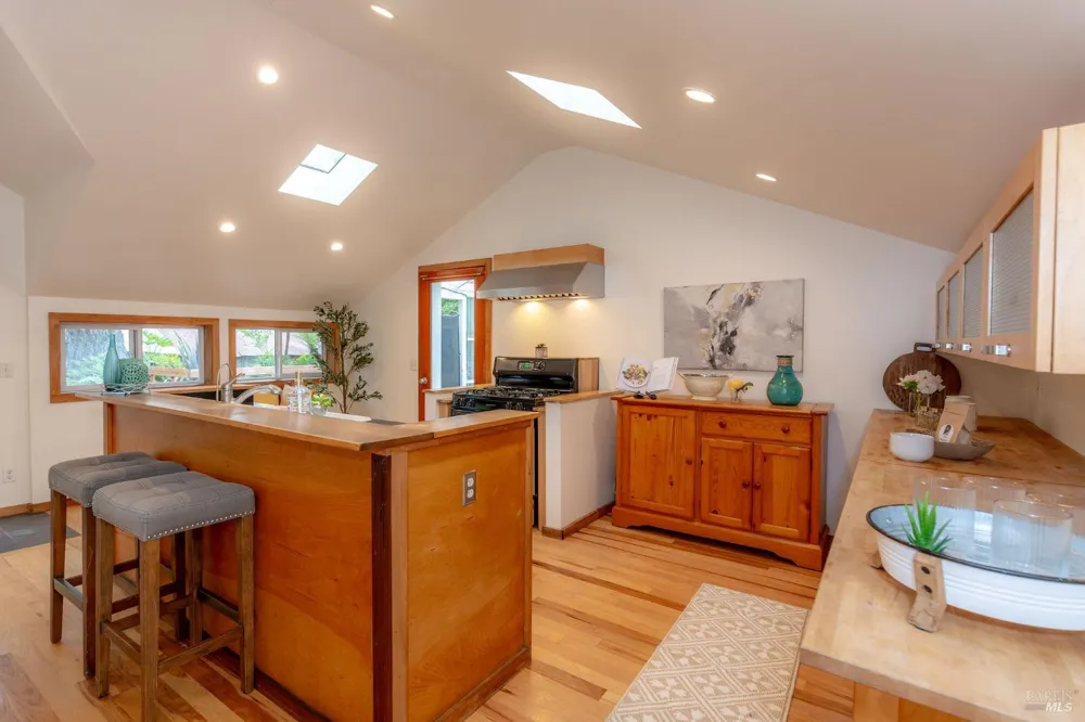 1901 Hwy 116 S Sebastopol, CA 95472