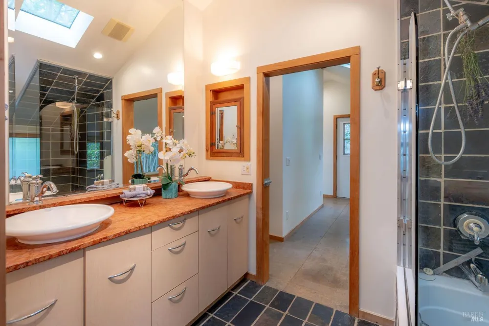 1901 Hwy 116 S Sebastopol, CA 95472