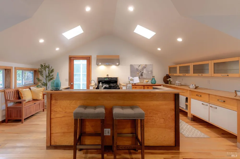 1901 Hwy 116 S Sebastopol, CA 95472