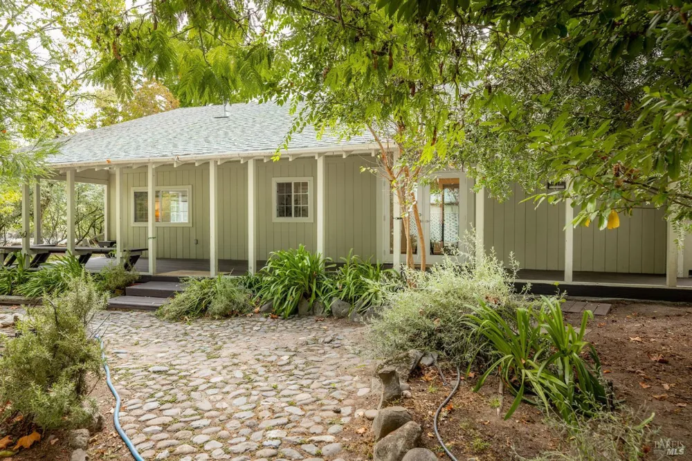 1901 Hwy 116 S Sebastopol, CA 95472