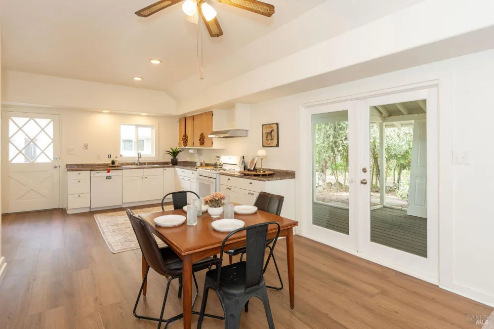 1901 Hwy 116 S Sebastopol, CA 95472