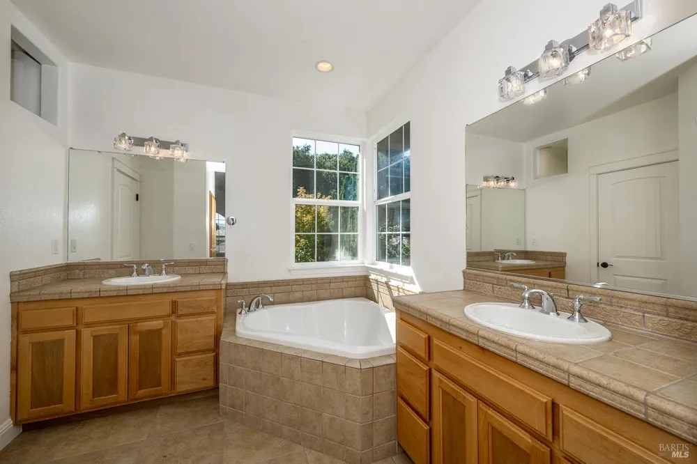 4707 Venti Lane Santa Rosa, CA 95409