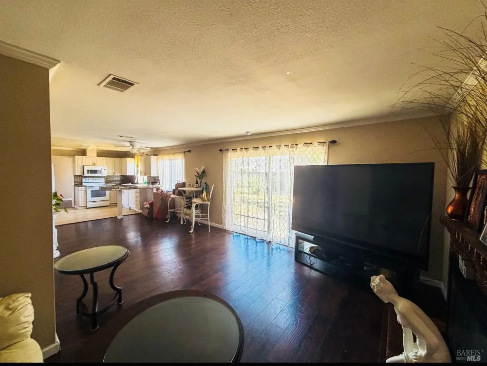 611 Wigeon Way Suisun City, CA 94585