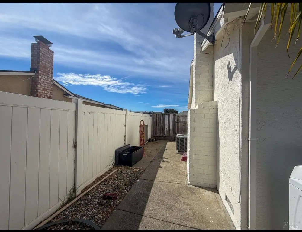 611 Wigeon Way Suisun City, CA 94585