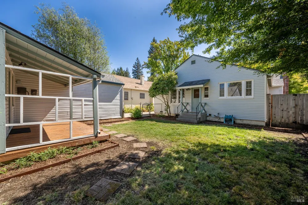 1515 Fair Oaks Court Santa Rosa, CA 95404