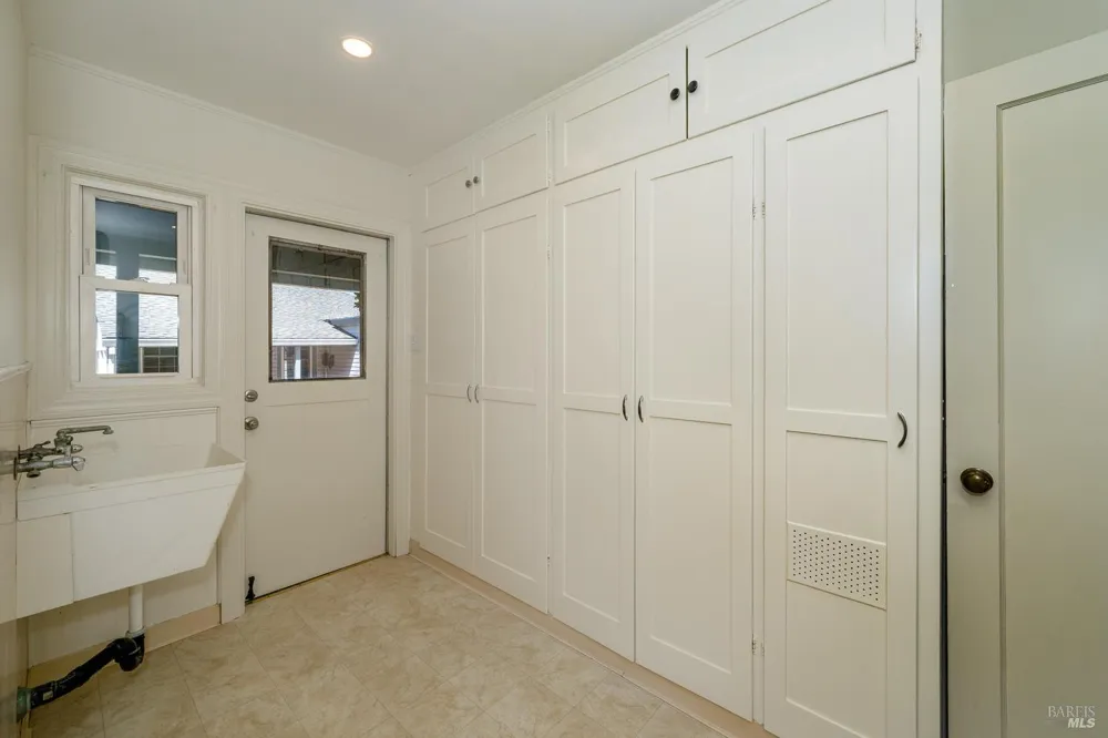 1515 Fair Oaks Court Santa Rosa, CA 95404