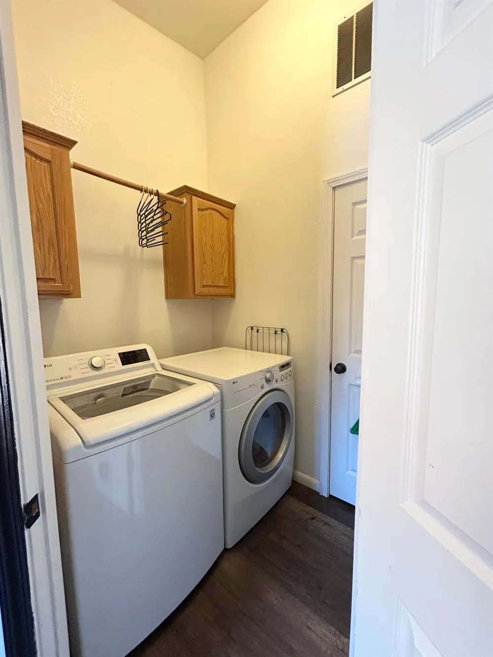 740 Lucas St Arbuckle, CA 95912