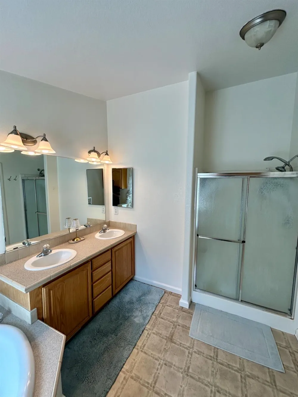 740 Lucas St Arbuckle, CA 95912