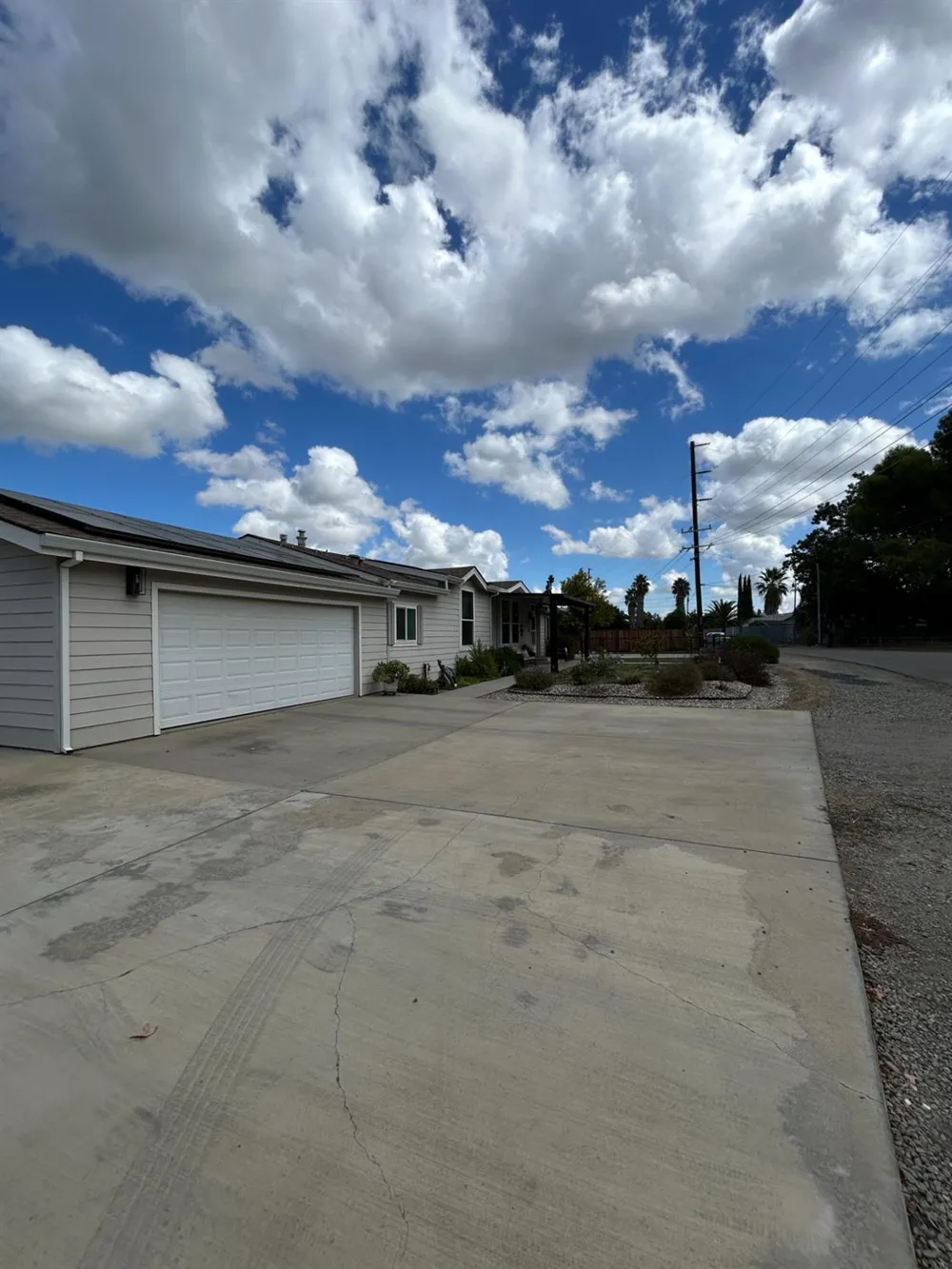 740 Lucas St Arbuckle, CA 95912