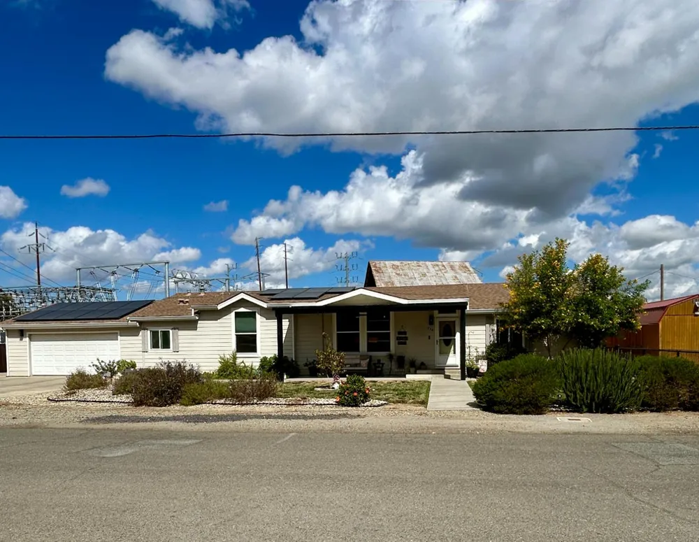 740 Lucas St Arbuckle, CA 95912