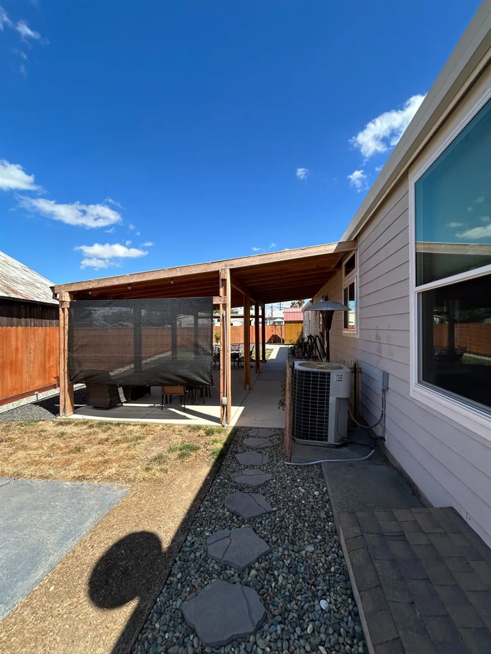 740 Lucas St Arbuckle, CA 95912