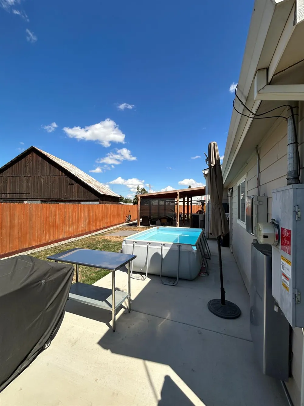 740 Lucas St Arbuckle, CA 95912