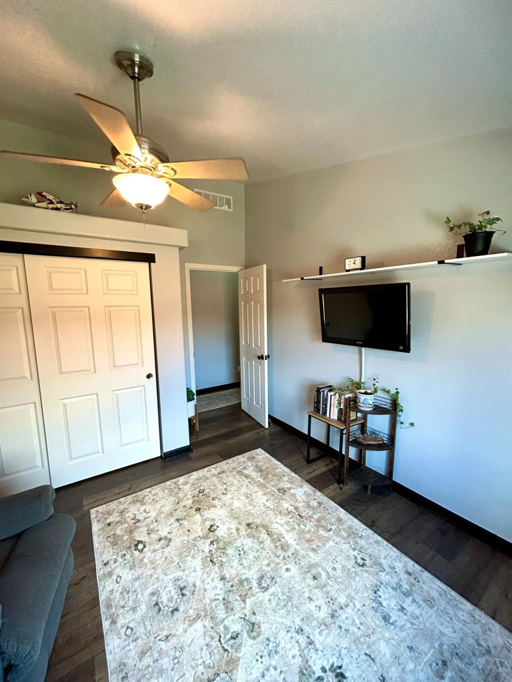 740 Lucas St Arbuckle, CA 95912