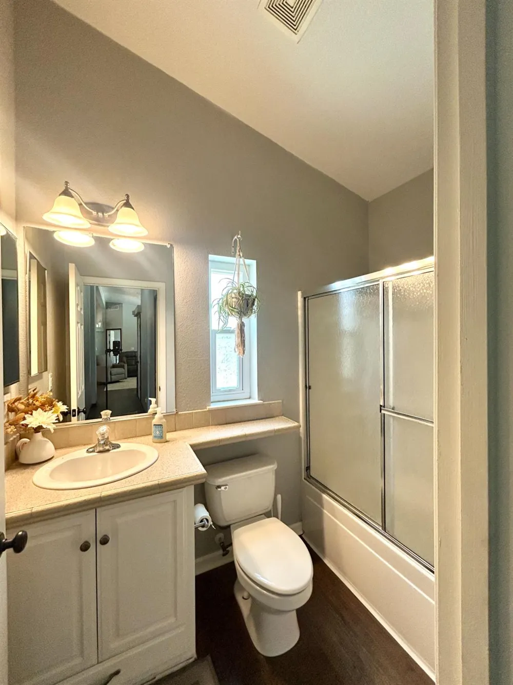 740 Lucas St Arbuckle, CA 95912