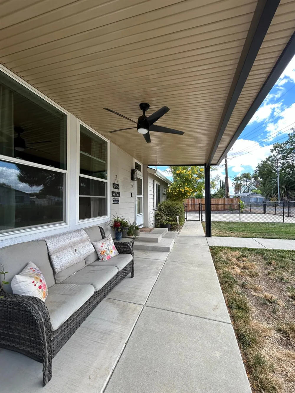 740 Lucas St Arbuckle, CA 95912
