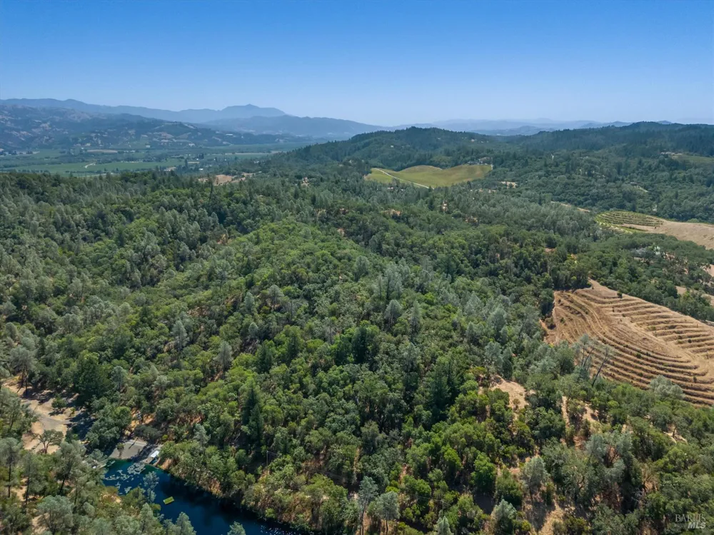 950 Canyon Road Geyserville, CA 95441