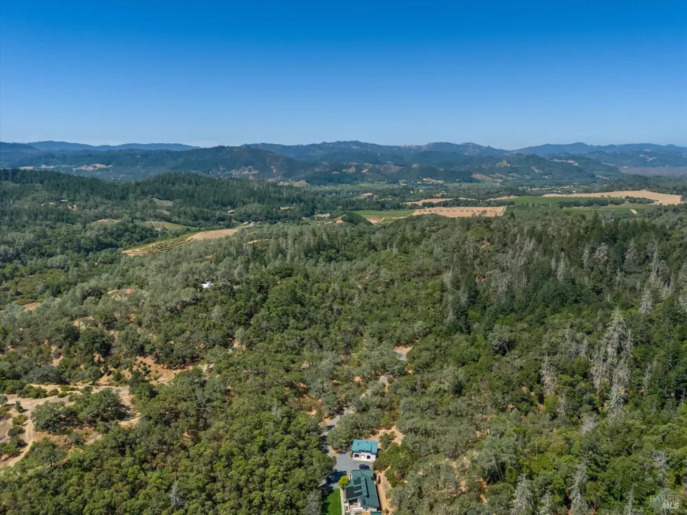 950 Canyon Road Geyserville, CA 95441