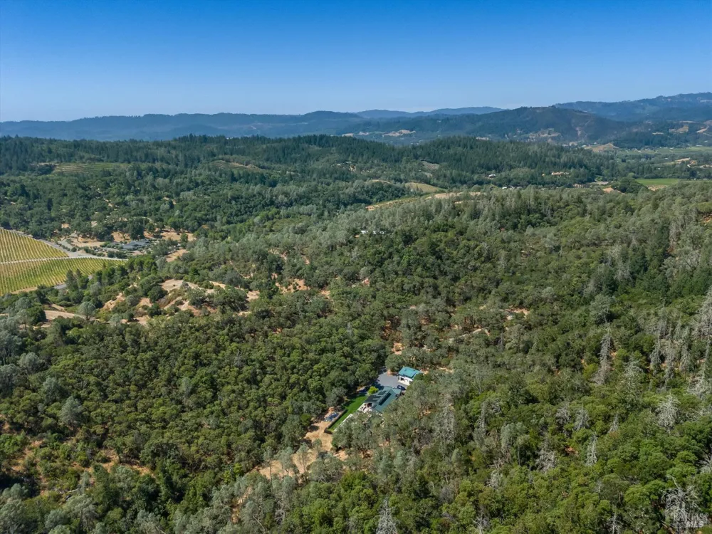 950 Canyon Road Geyserville, CA 95441
