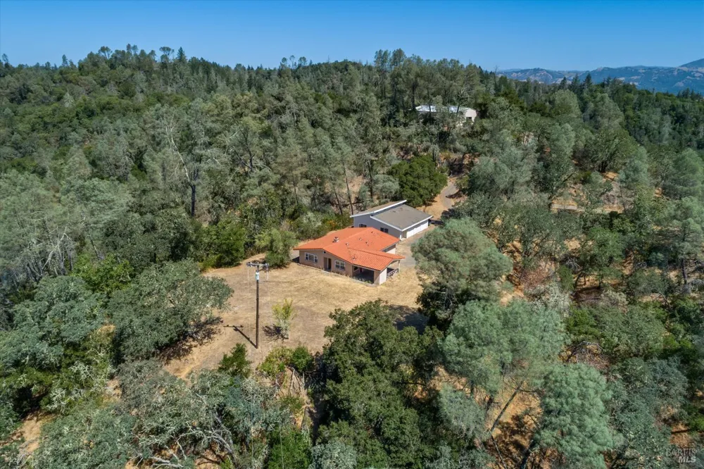 950 Canyon Road Geyserville, CA 95441