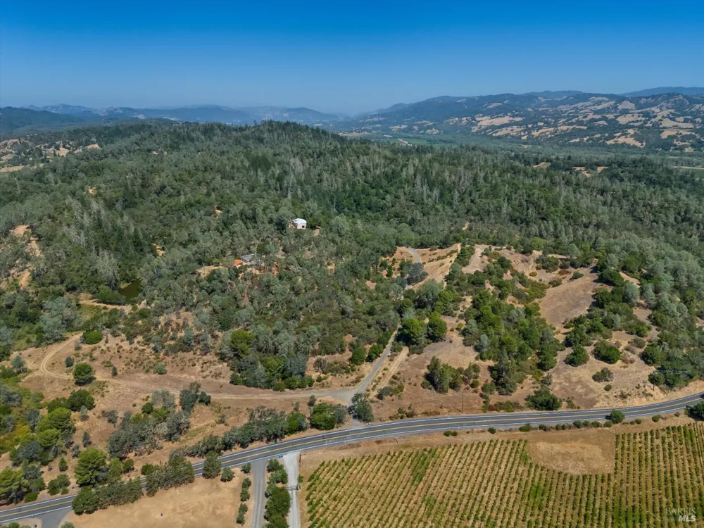950 Canyon Road Geyserville, CA 95441
