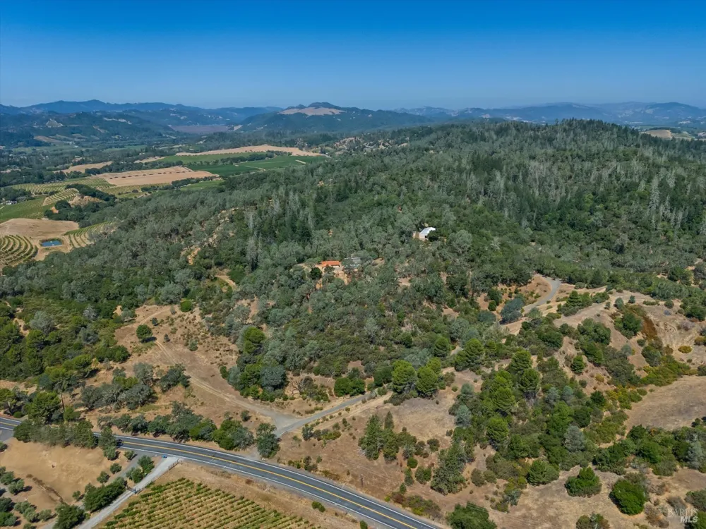 950 Canyon Road Geyserville, CA 95441
