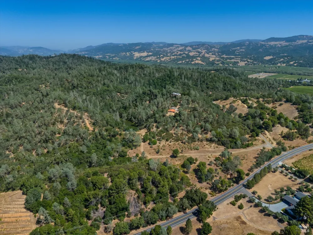 950 Canyon Road Geyserville, CA 95441